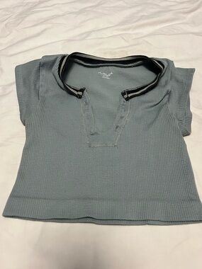 Women’s Out from Under Slate Blue Cap Sleeve V-Neck Crop Top Size XS/S